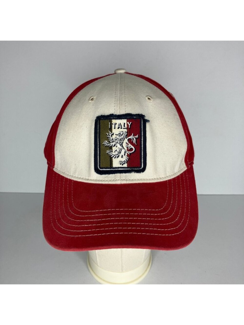 Italy Lion Crest Baseball Cap Men's Red White Embroidered Hat